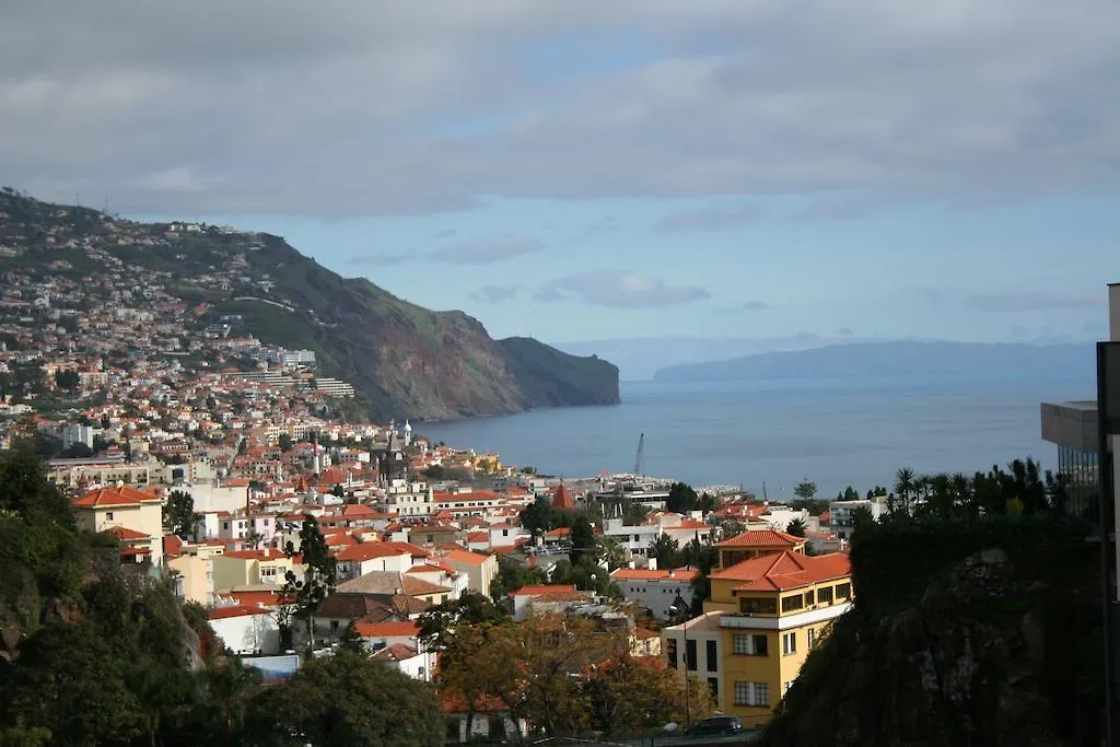 Peaceful Apartment Funchal